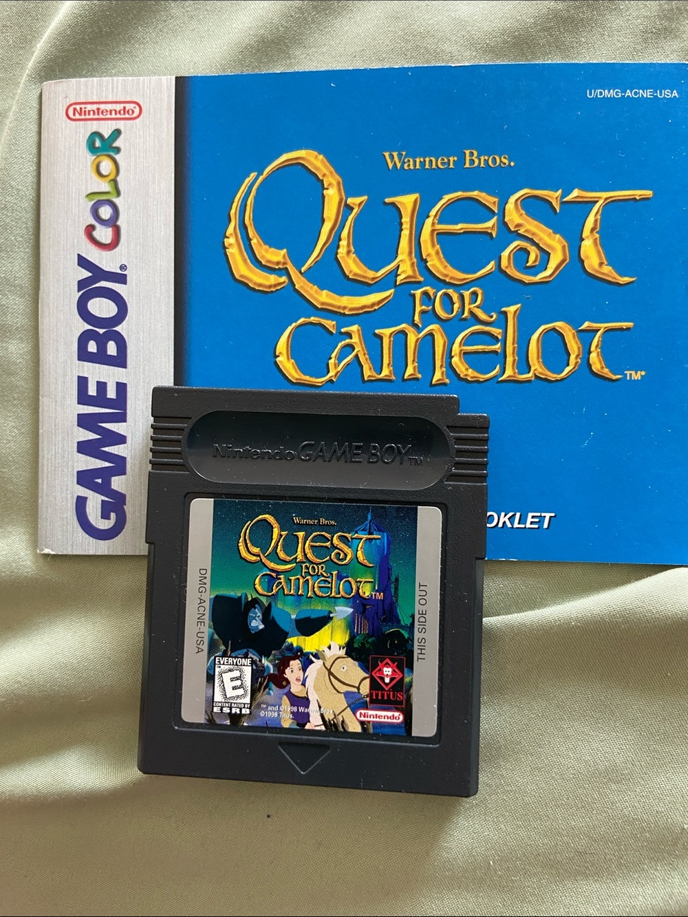 Nintendo Gameboy Quest For Camelot cartridge snd booklet